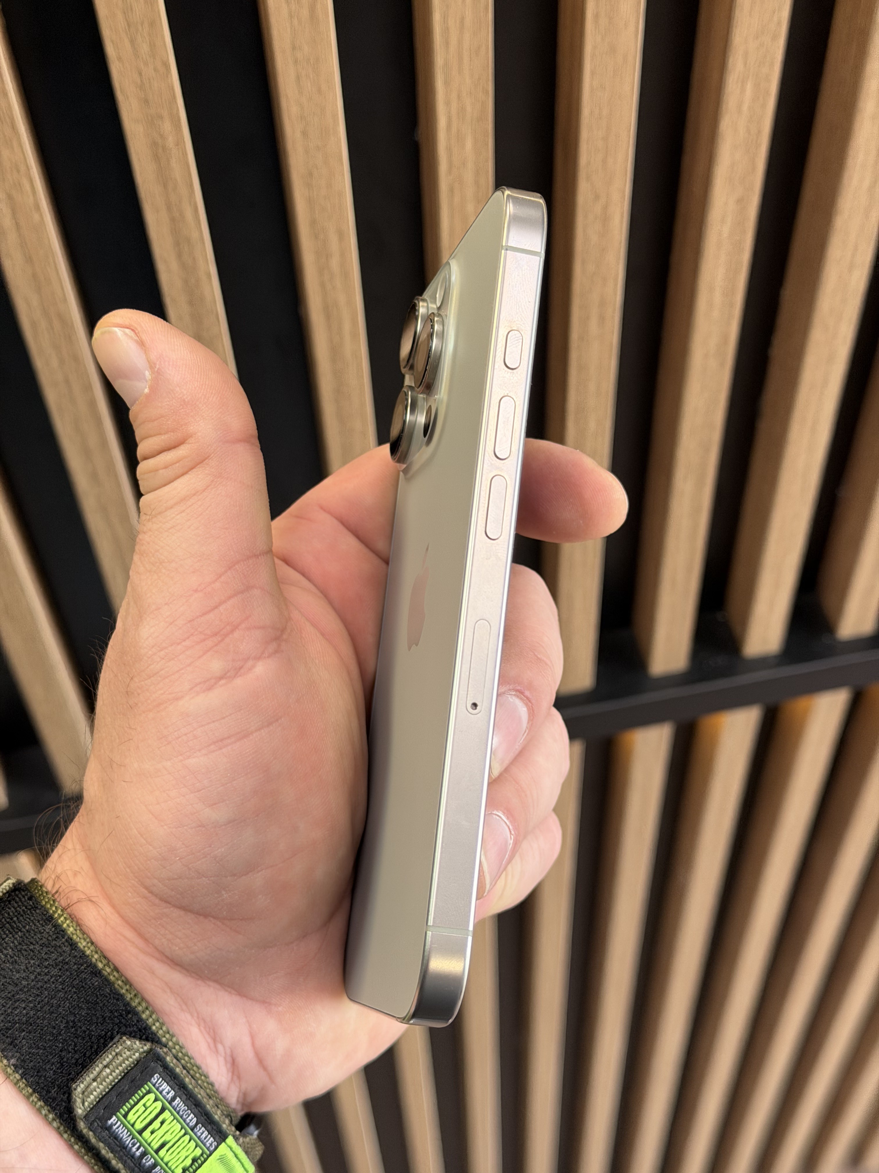 Apple iPhone 16 Pro 128Gb Natural Titanium (Б\У)