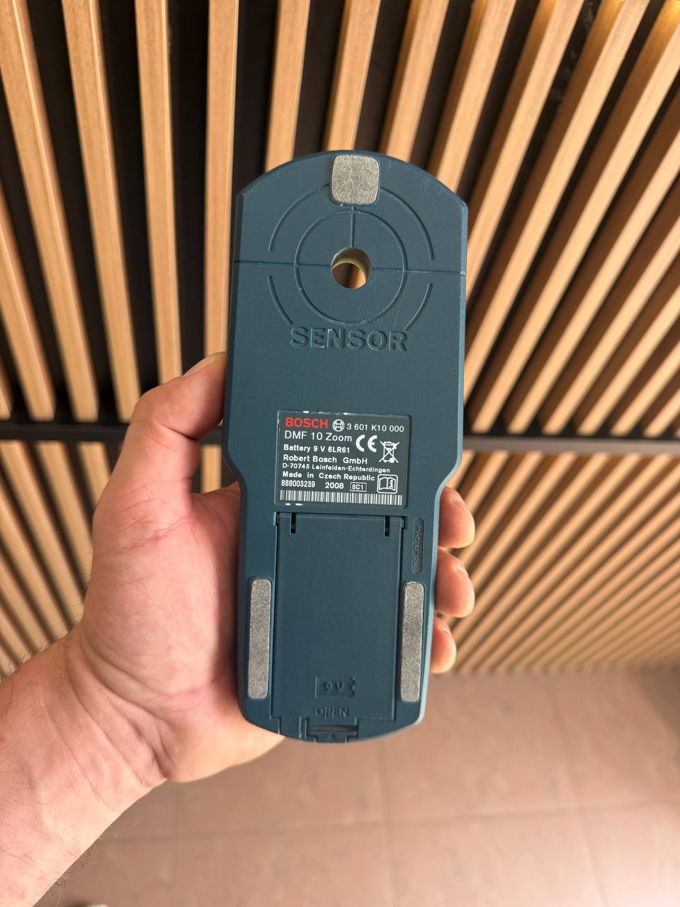 Детектор скрытой проводки Bosch DMF 10 Zoom Professional (Б\У)