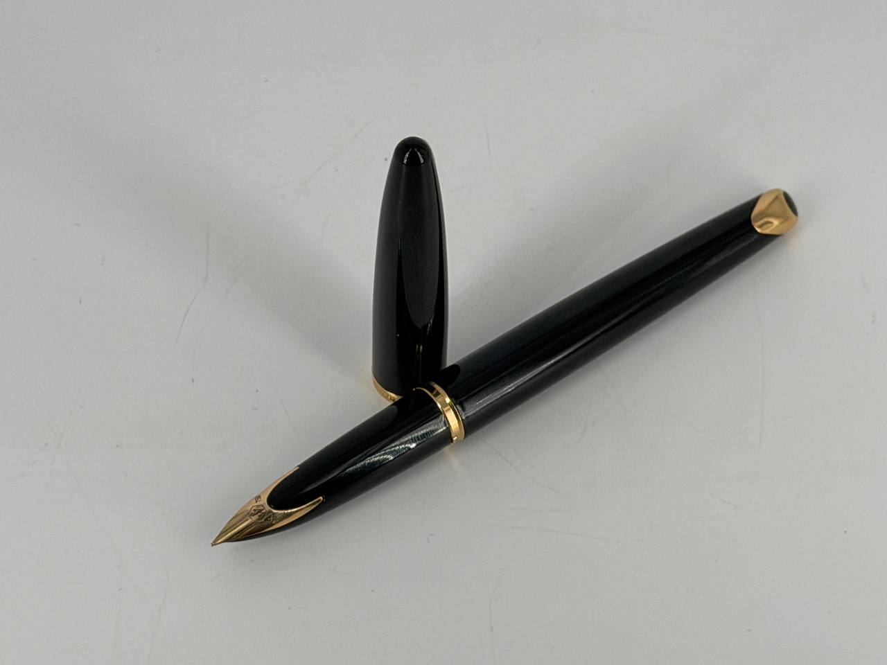 Перьевая ручка Waterman Carene, цвет: Black GT, перо: F (Б/У)