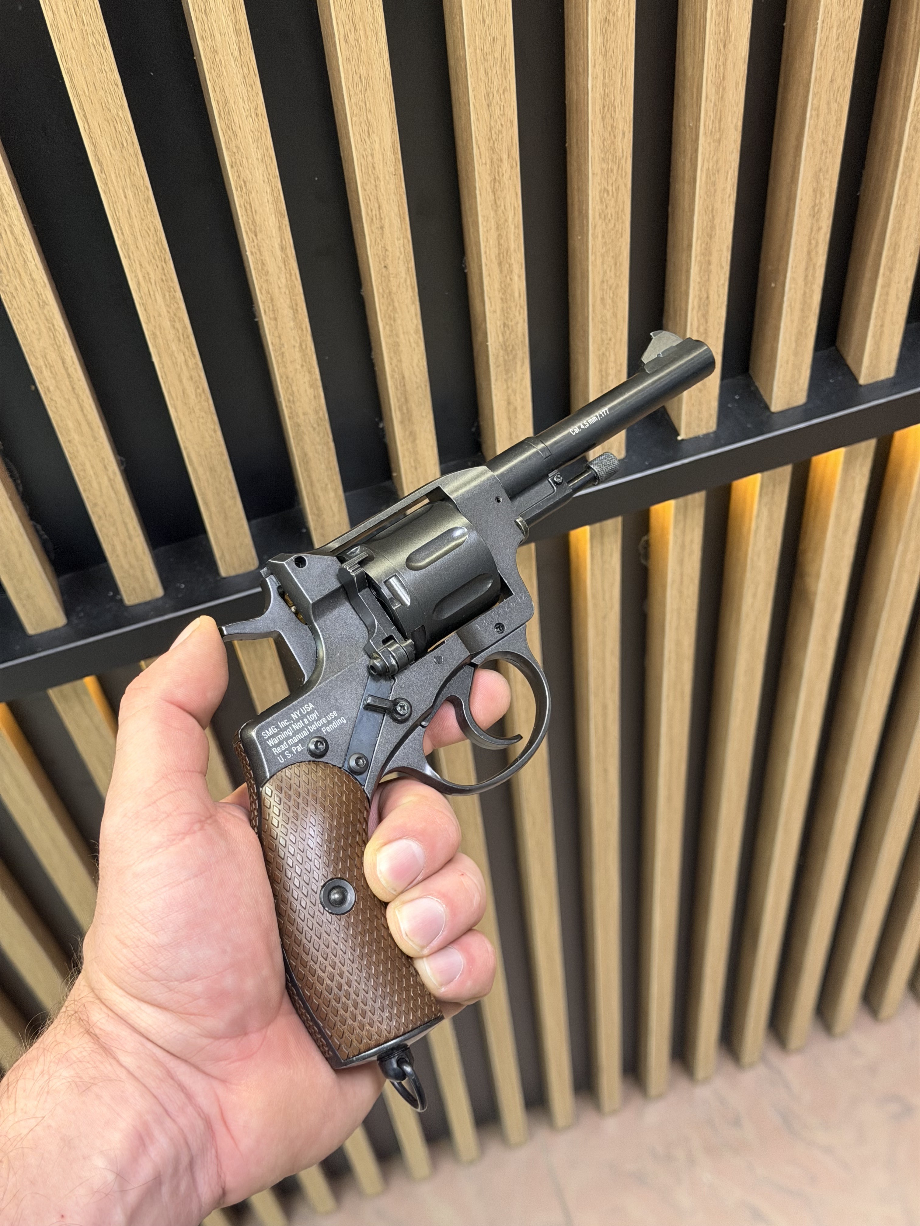 Пневматический револьвер Gletcher NGT (Наган) cal. 4.5 mm (Б\У)