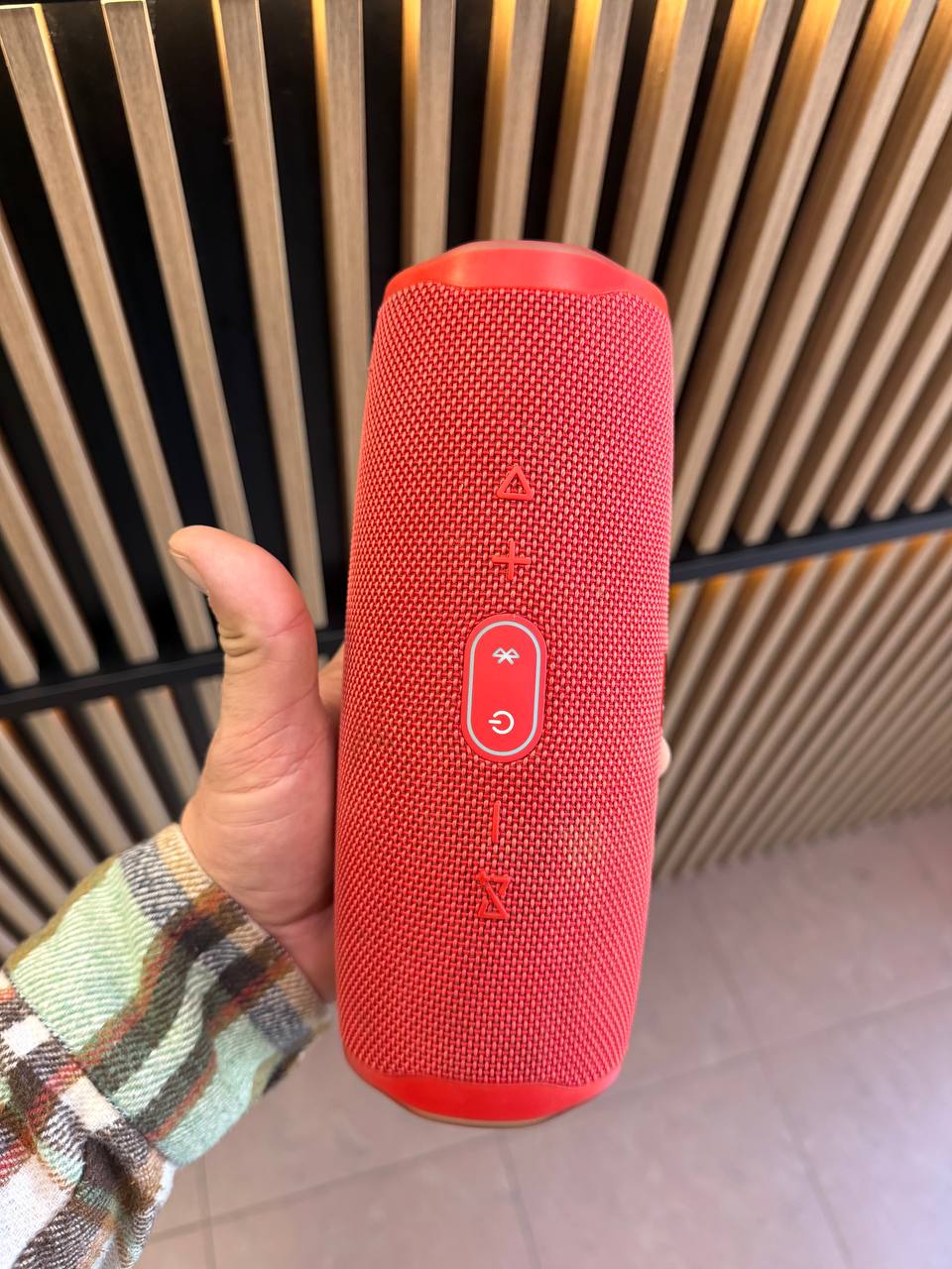 Портативная акустика JBL Charge 4, красная (Б/У)