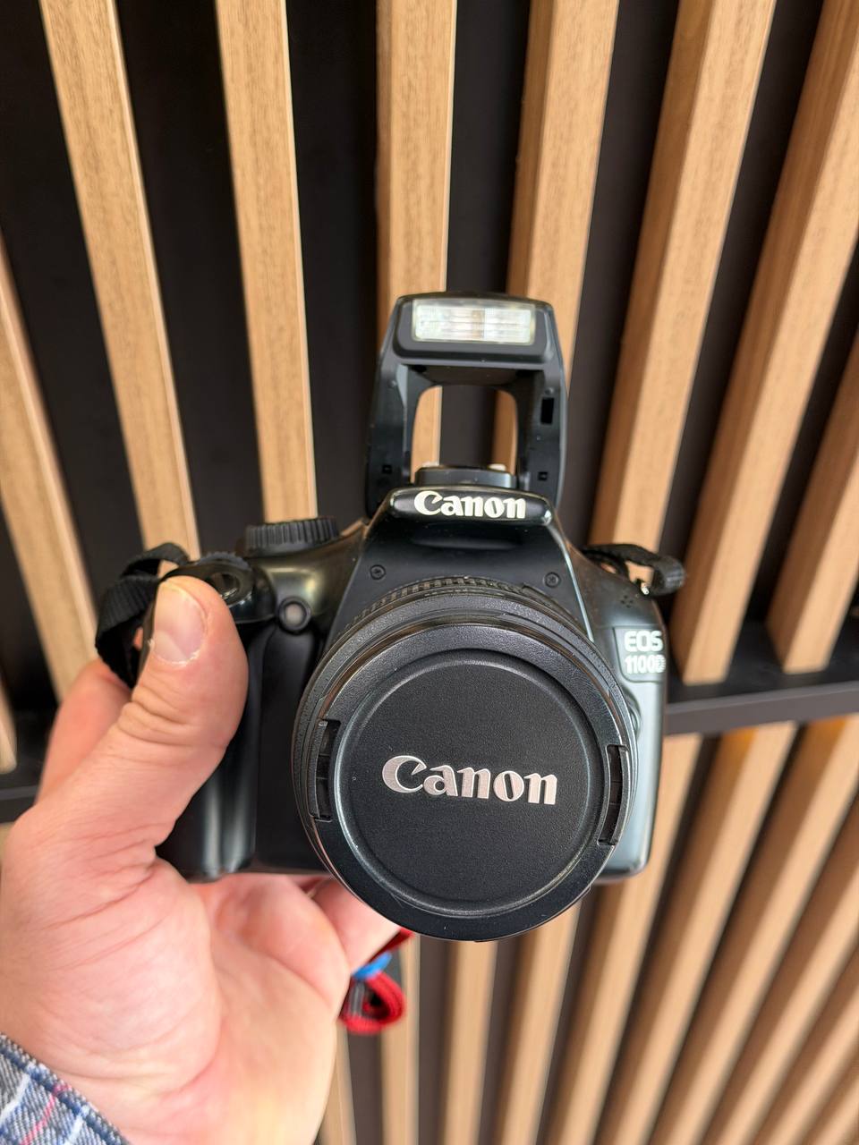 Зеркальный фотоаппарат Canon EOS 1100D Kit EF-S 18-55 mm f/3.5-5.6 III, черный (Б/У)