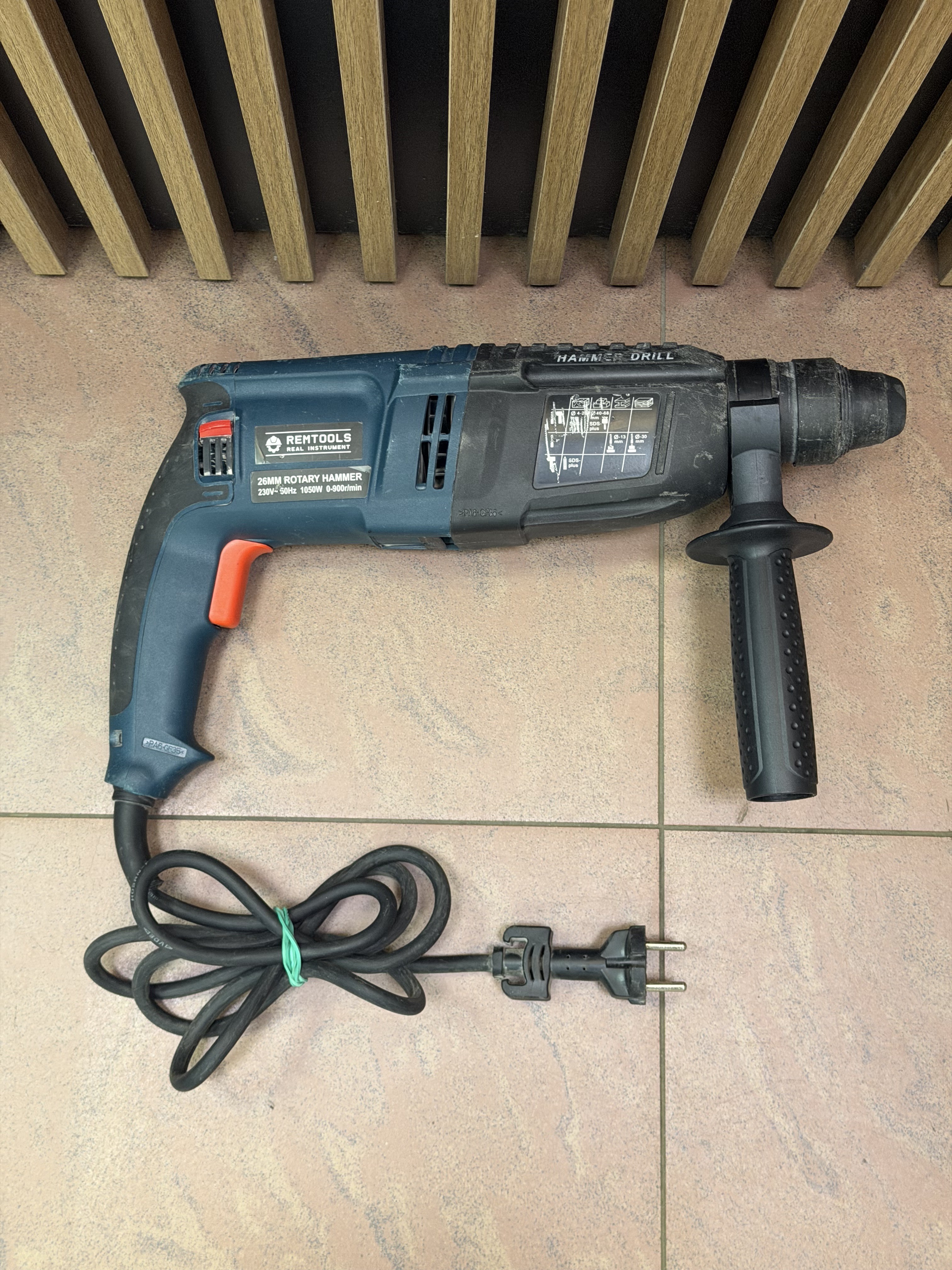 Сетевой перфоратор Remtools 26MM 1050W 900r/min (Б\У)