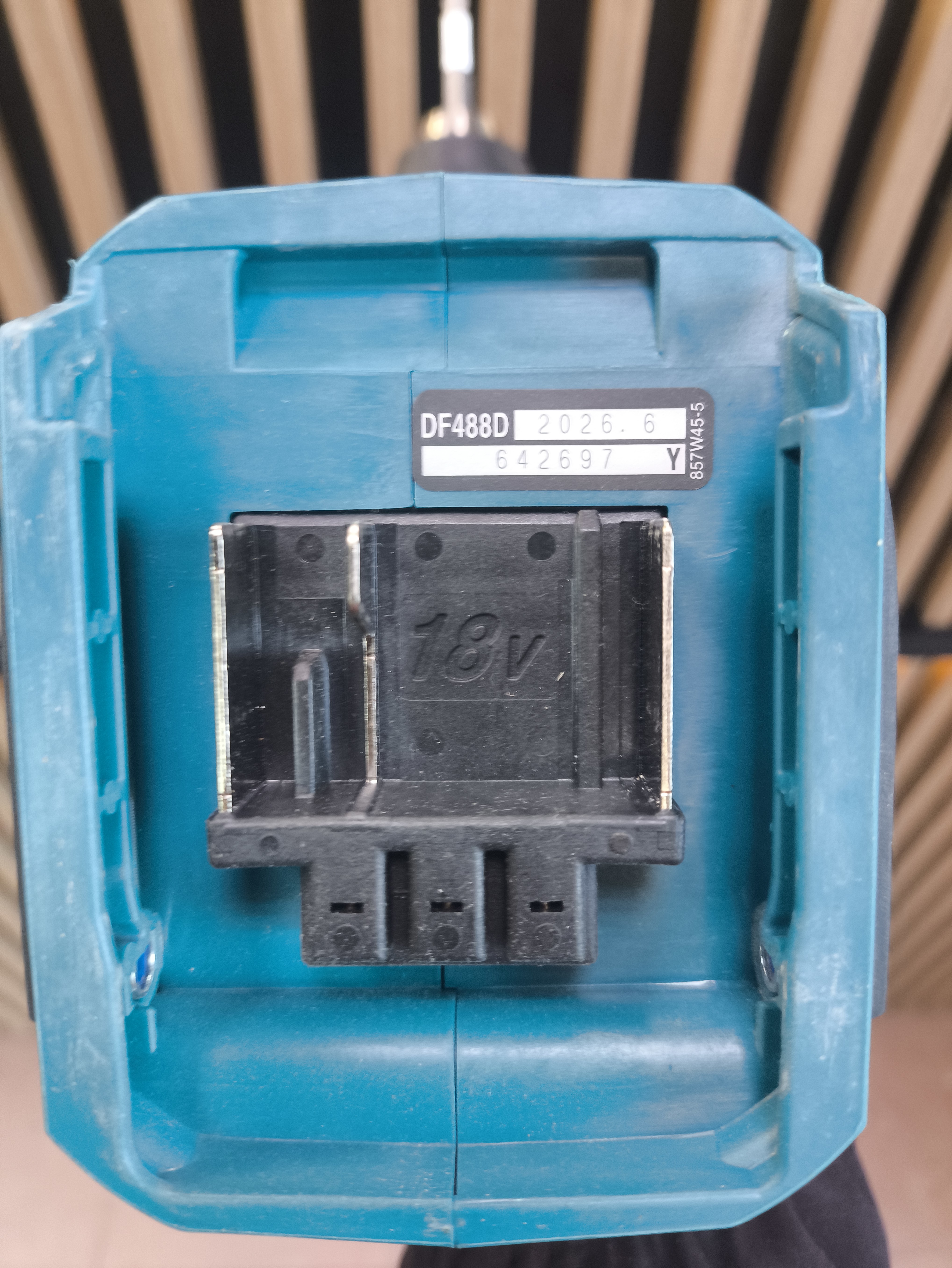 Дрель-шуруповерт Makita аккумулятор G-серия 18V, DF488D (Б\У)