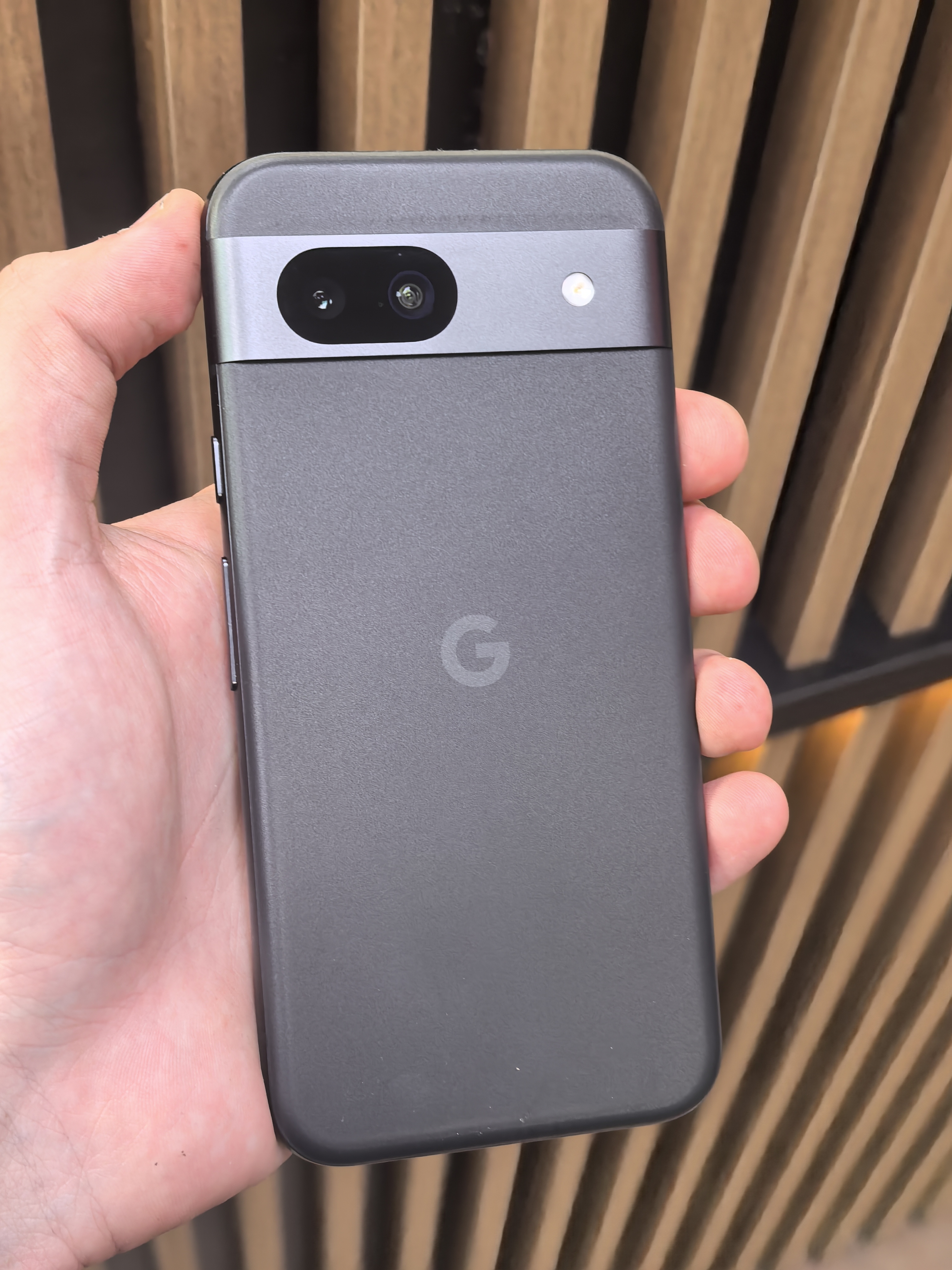 Смартфон Google Pixel 8A 8/128 ГБ Черный (Б/У)