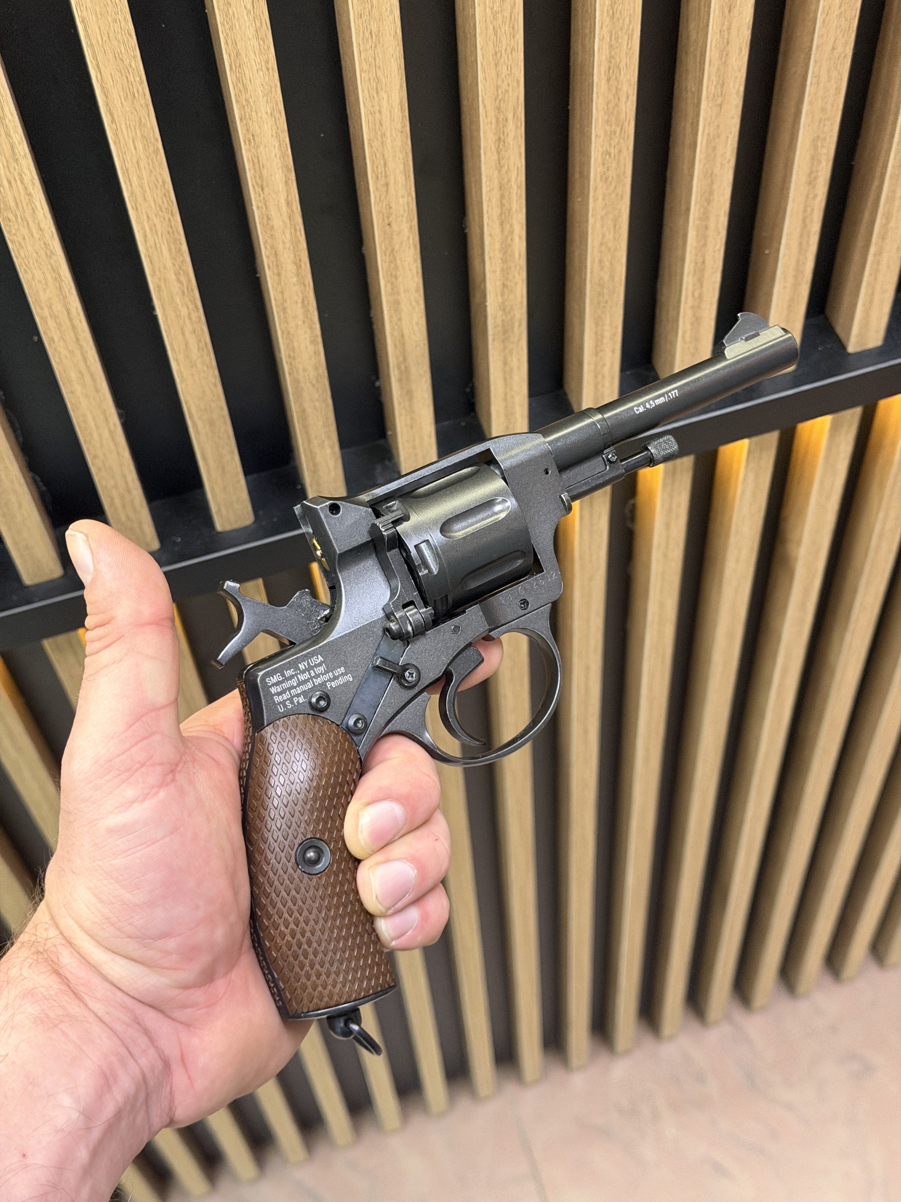 Пневматический револьвер Gletcher NGT (Наган) cal. 4.5 mm (Б\У)