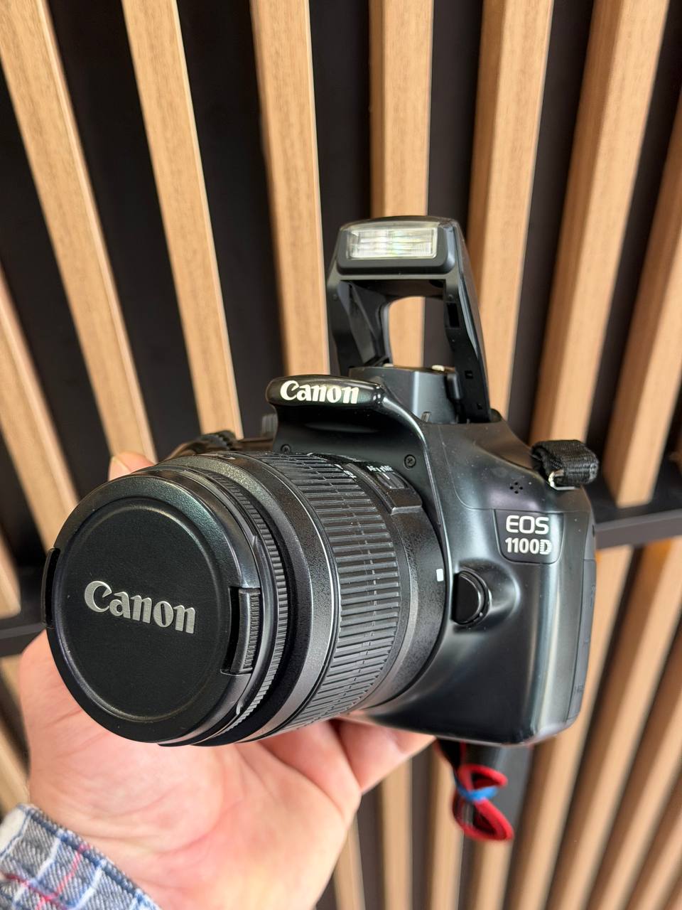 Зеркальный фотоаппарат Canon EOS 1100D Kit EF-S 18-55 mm f/3.5-5.6 III, черный (Б/У)
