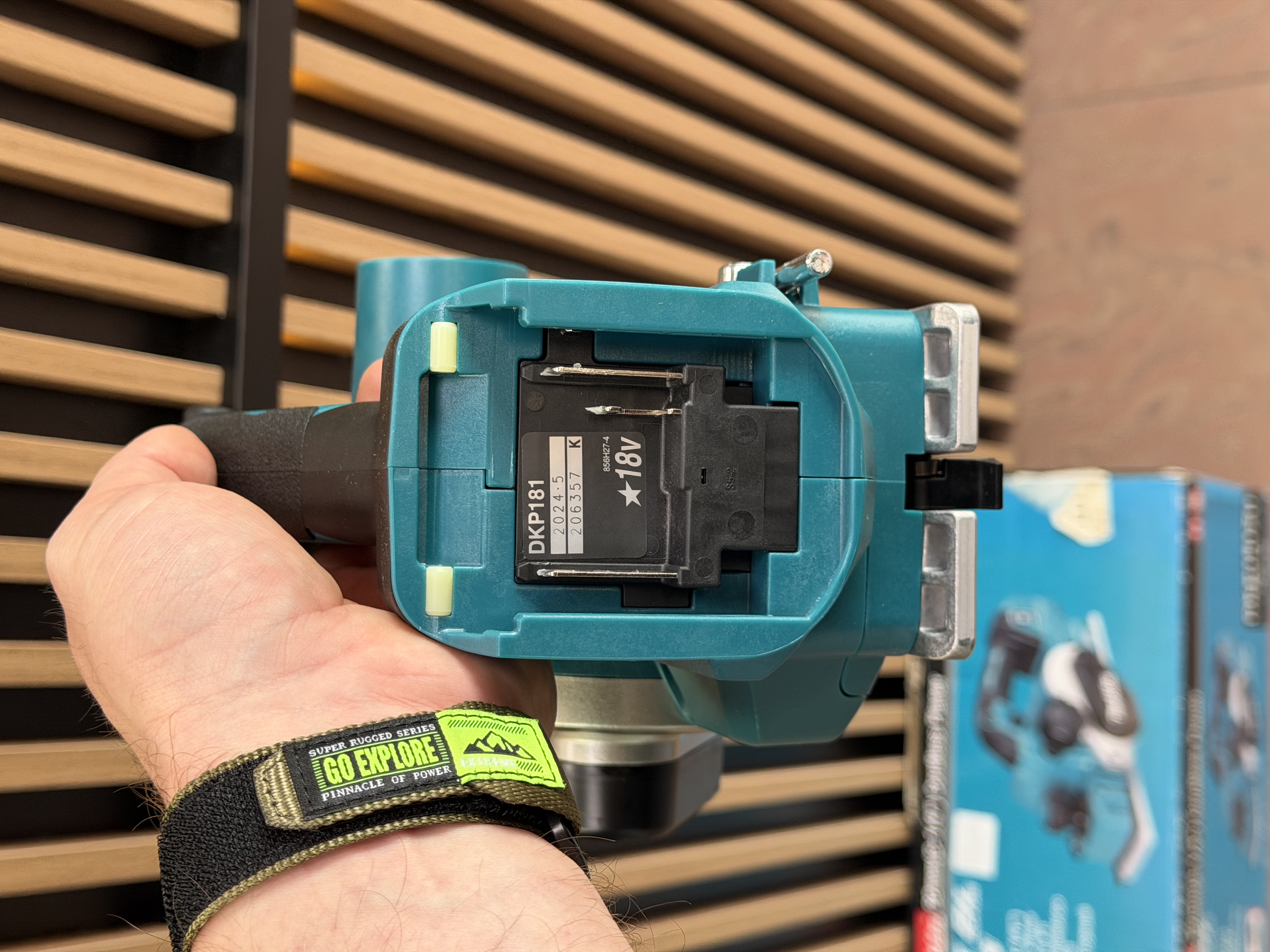 Аккумуляторный рубанок Makita DKP181 18В LXT 82мм. (без АКБ и З/У) (Новый)