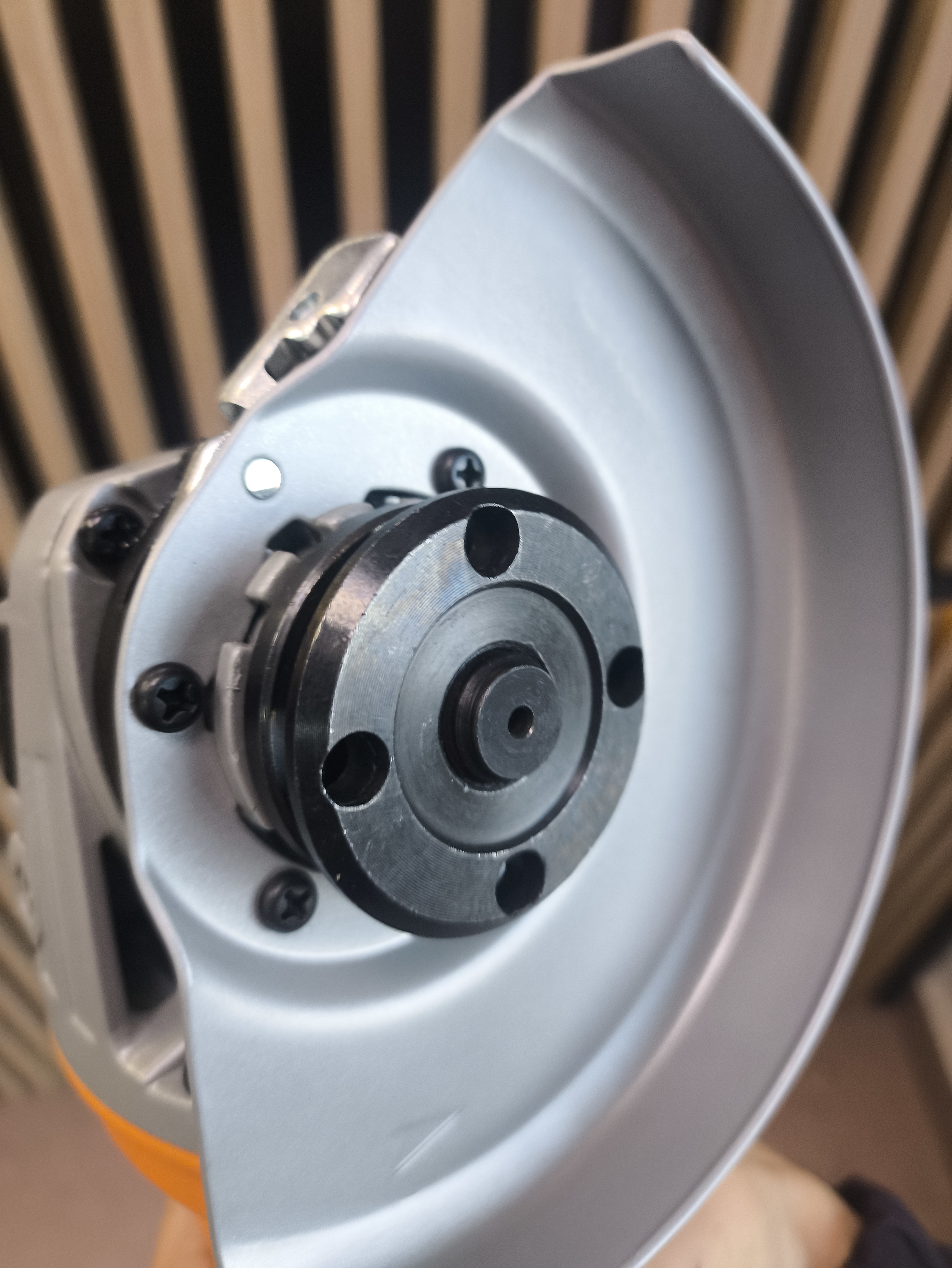 Угловая шлифовальная машина AEG WS 10-125 1000W (Новая)