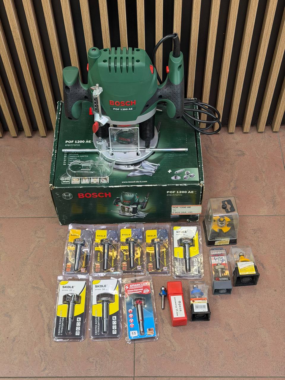 Вертикальная фрезерная машина Bosch POF 1200 AE 0.603.26A.100 (Новый)