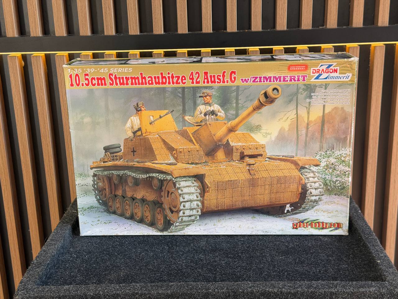 Модель для сборки 1:35 10.5cm Sturmhaubitze 42 Ausf.G (Dragon) (Новый)