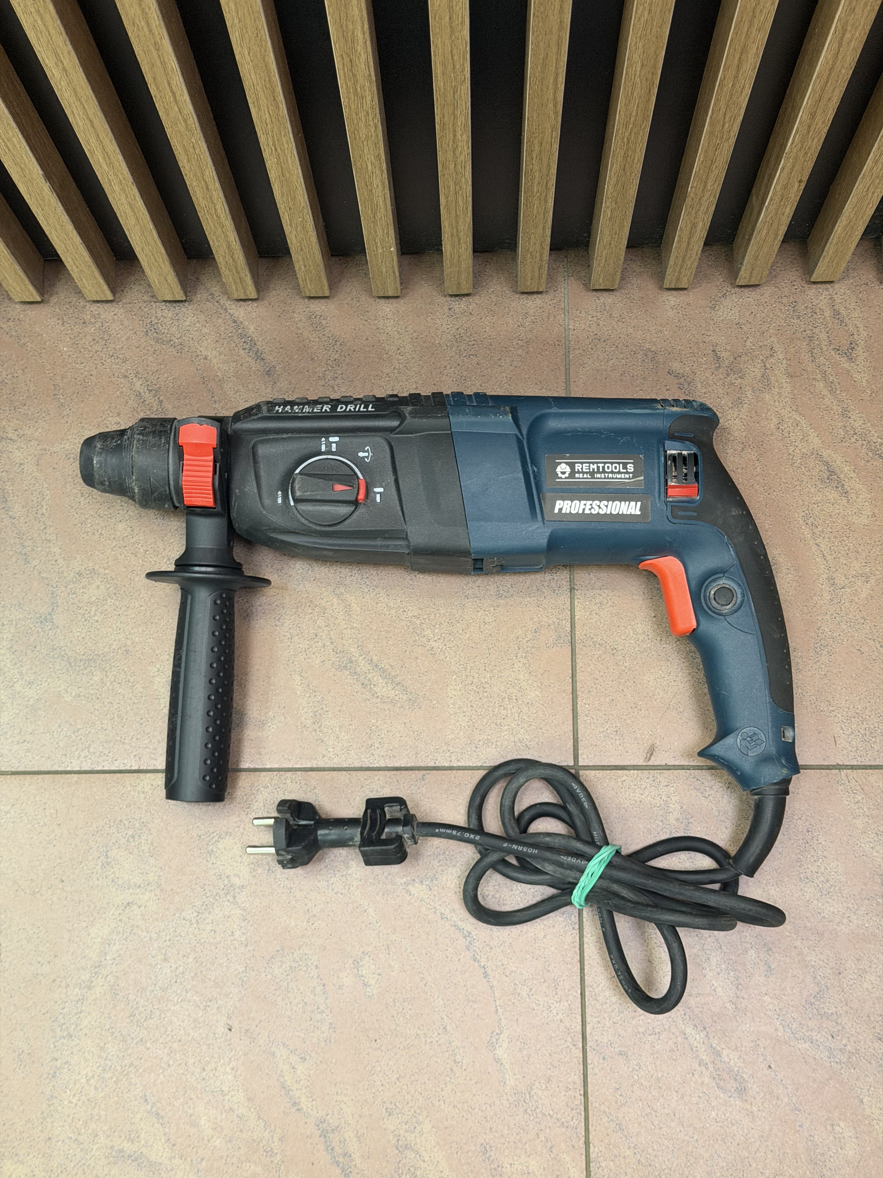 Сетевой перфоратор Remtools 26MM 1050W 900r/min (Б\У)