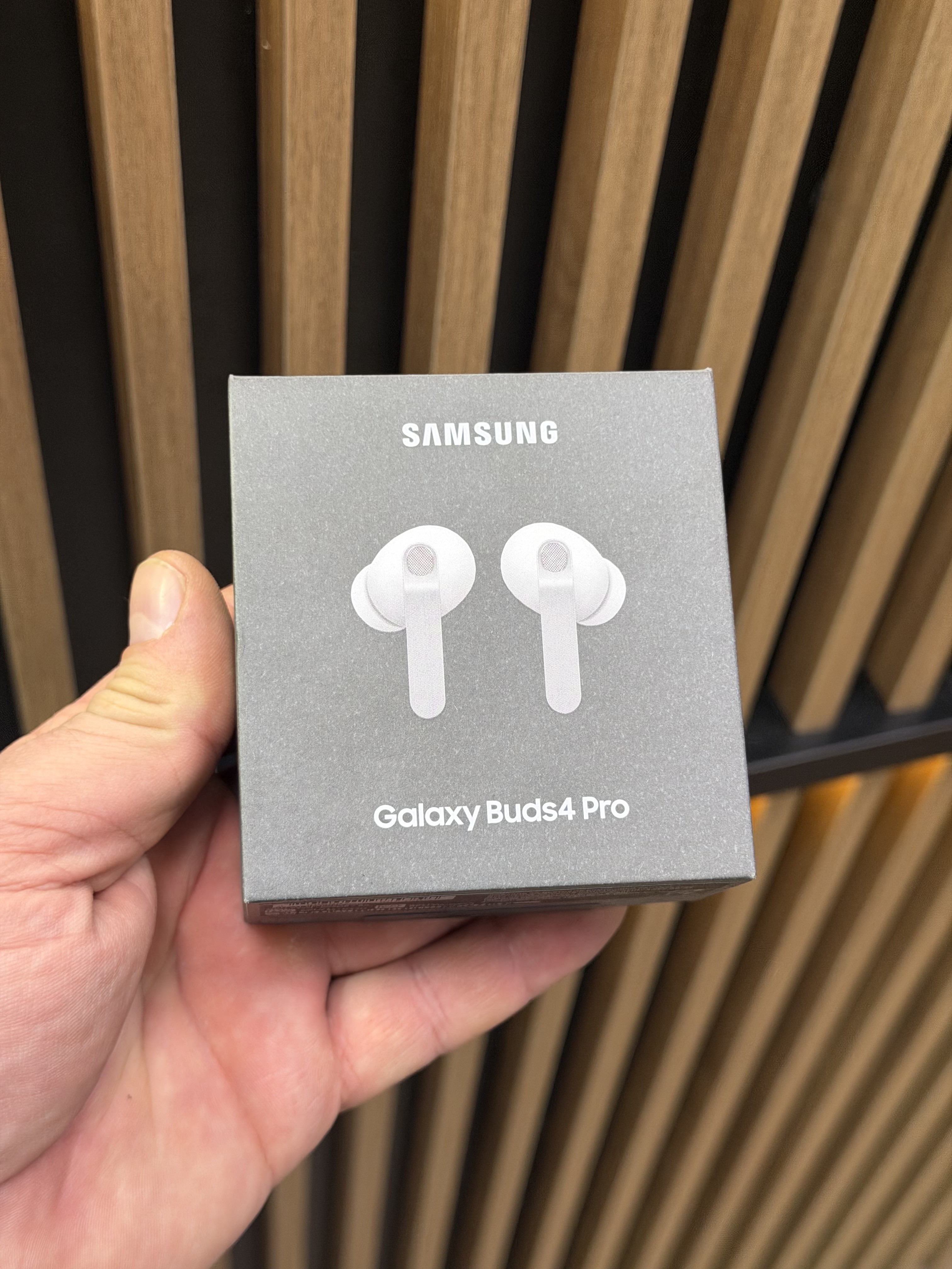 Наушники Galaxy Buds4 Pro белые (Б\У)