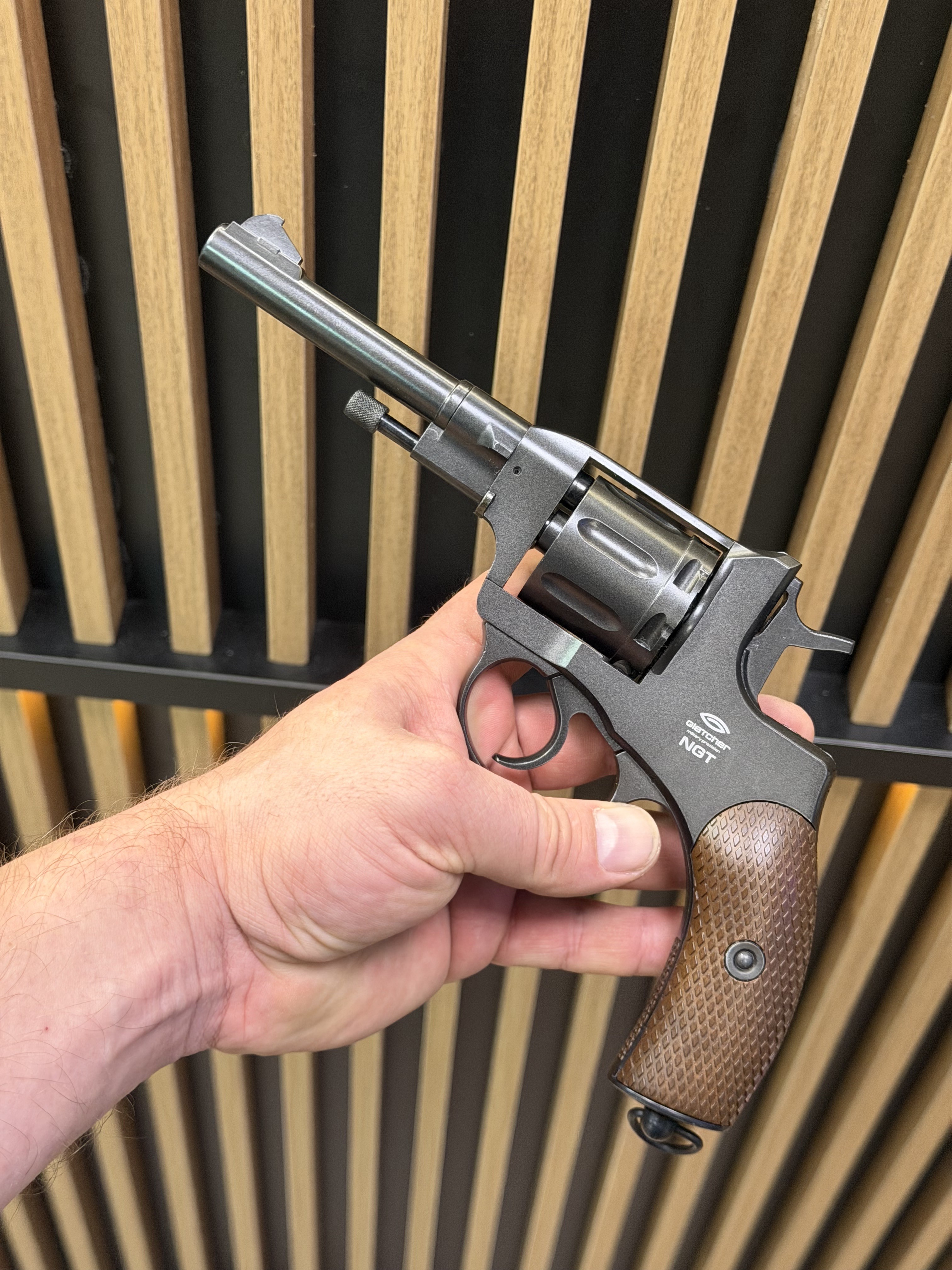 Пневматический револьвер Gletcher NGT (Наган) cal. 4.5 mm (Б\У)