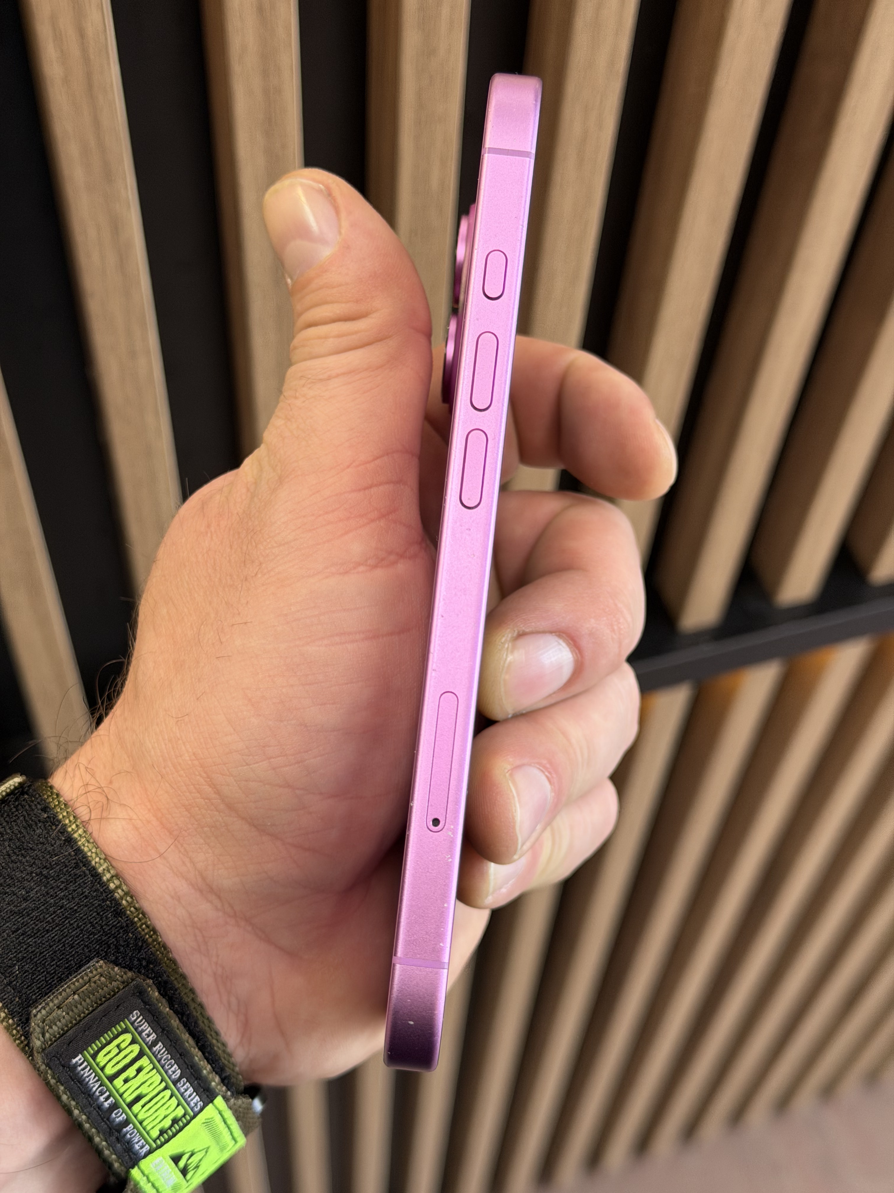 Телефон Apple iPhone 16 128 ГБ, цвет: розовый (Б\У)