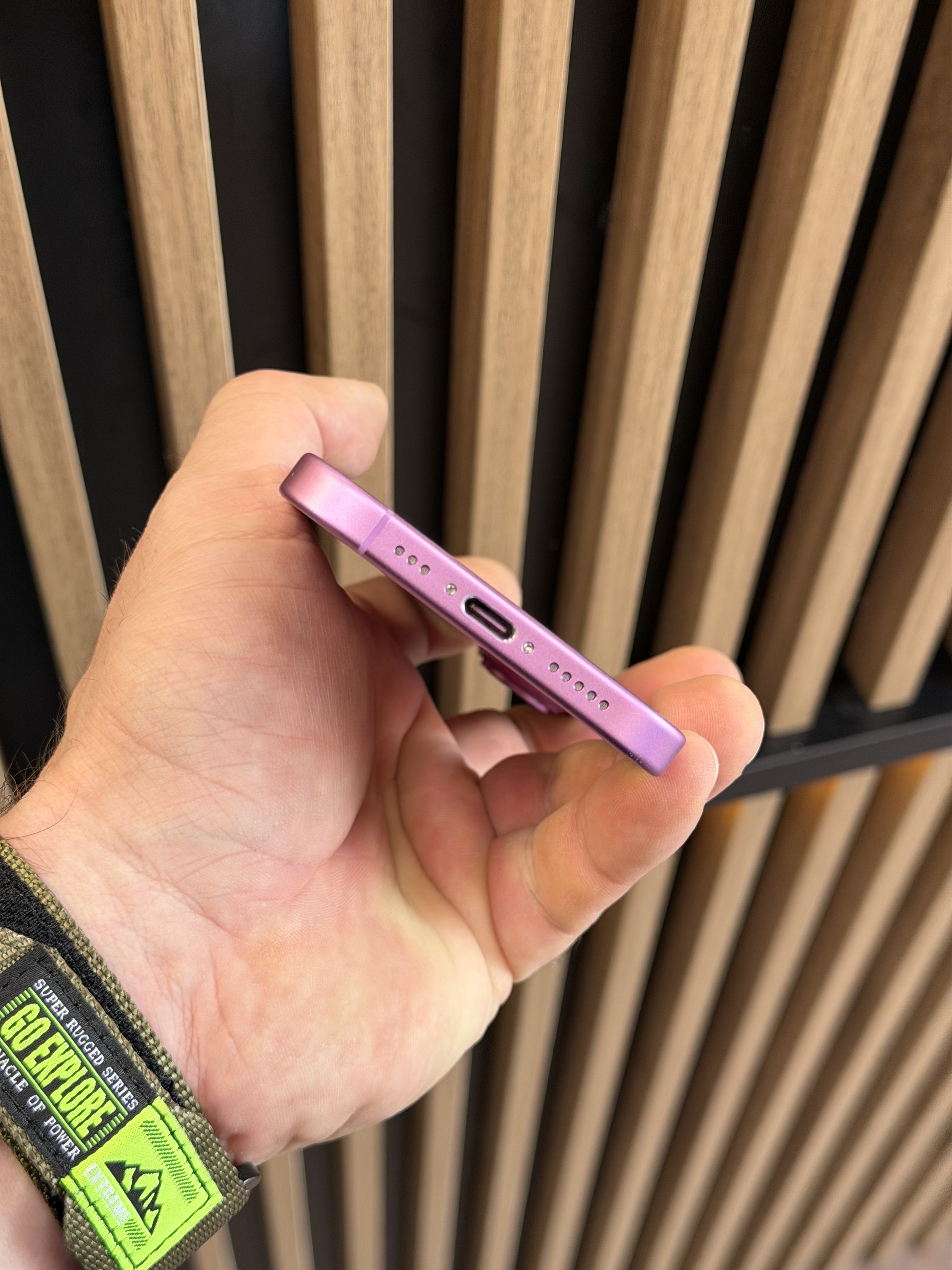Телефон Apple iPhone 16 128 ГБ, цвет: розовый (Б\У)