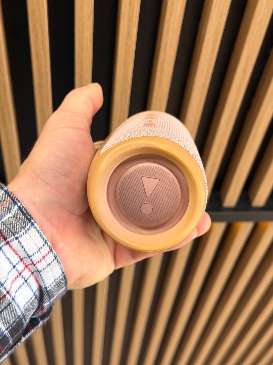 Портативная акустика JBL Flip 5, бежевая (Б/У)