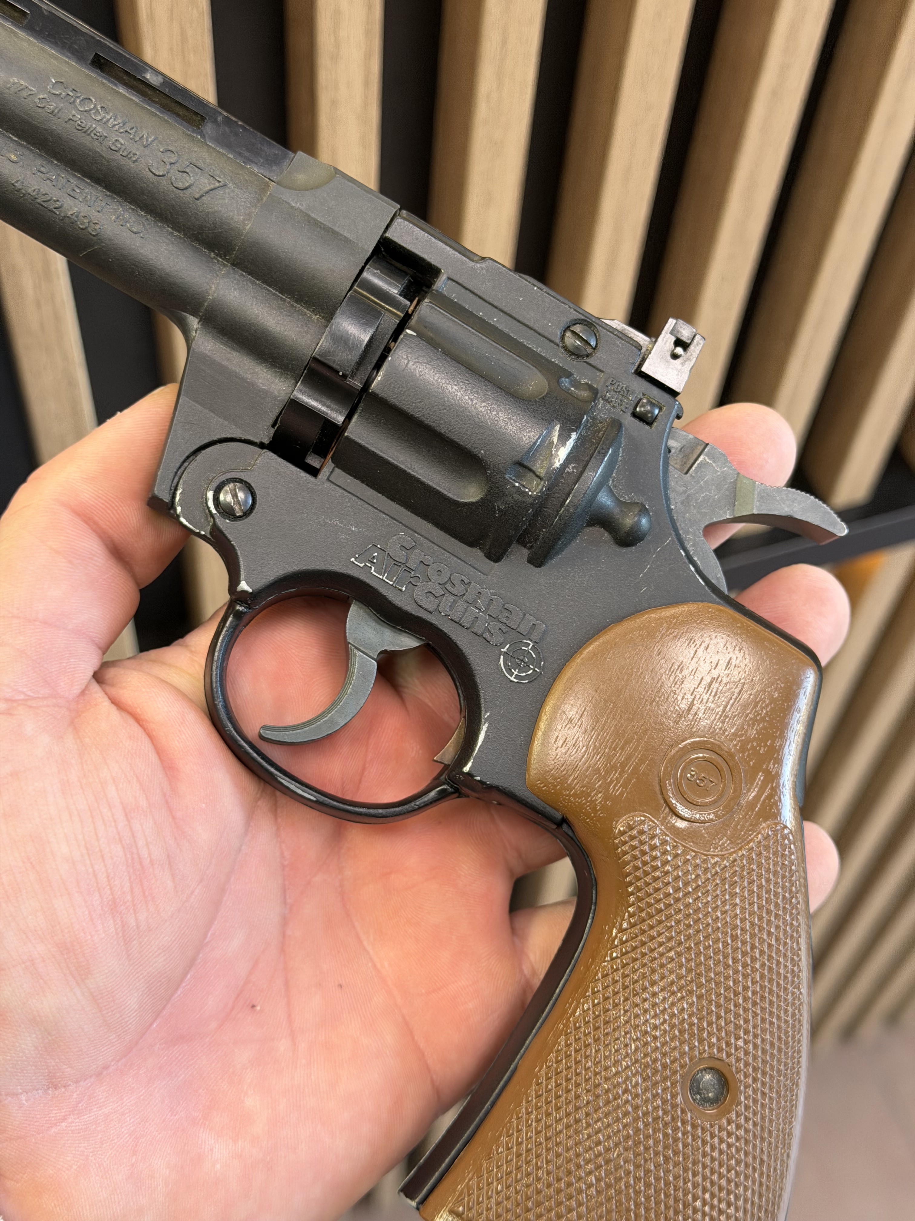 Пневматичекий револьвер Crosman AirGuns 357 cal. 4.5 (Б\У)