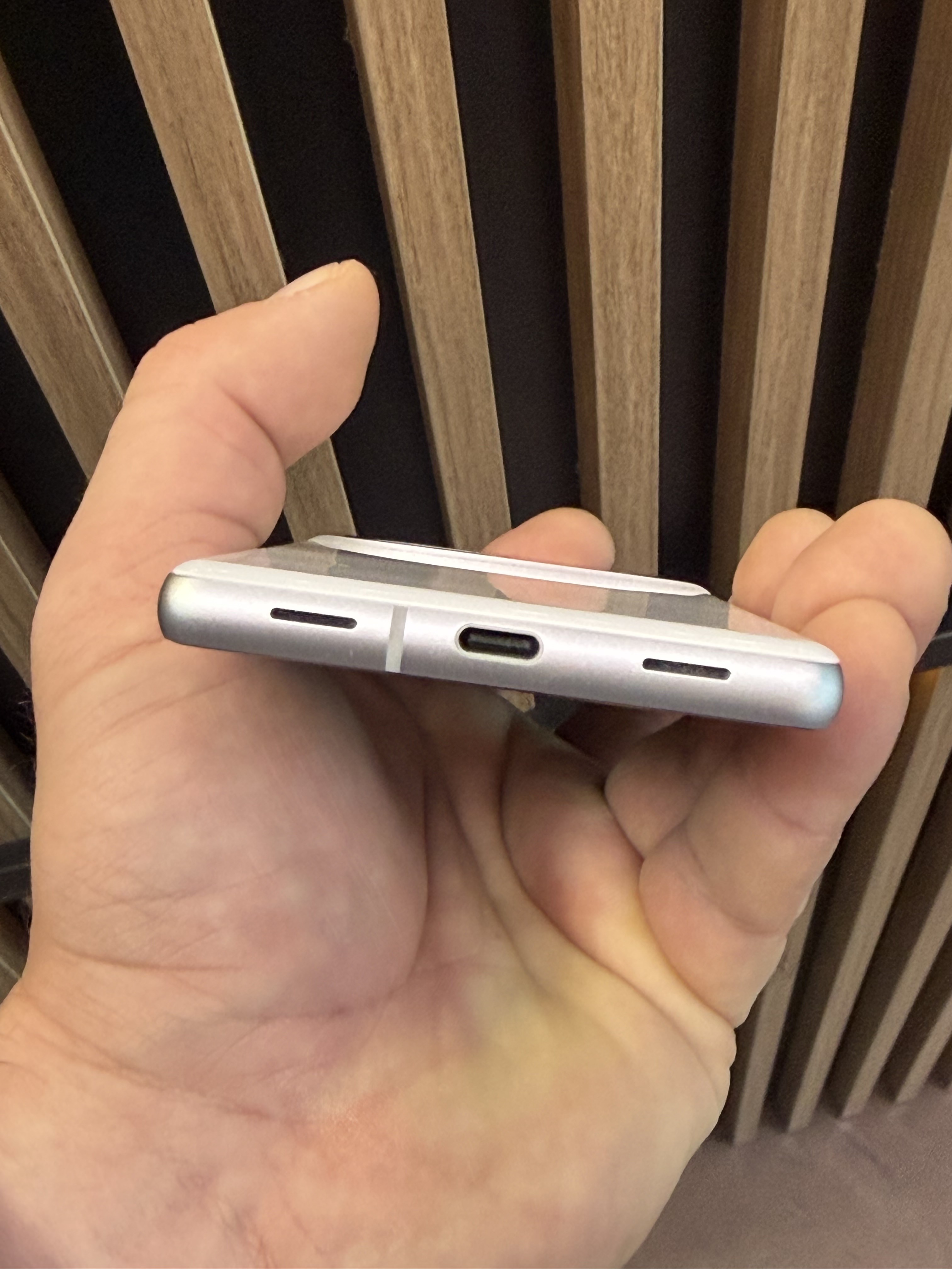 Google Pixel 7a 8/128 (Japan) White (Новый)