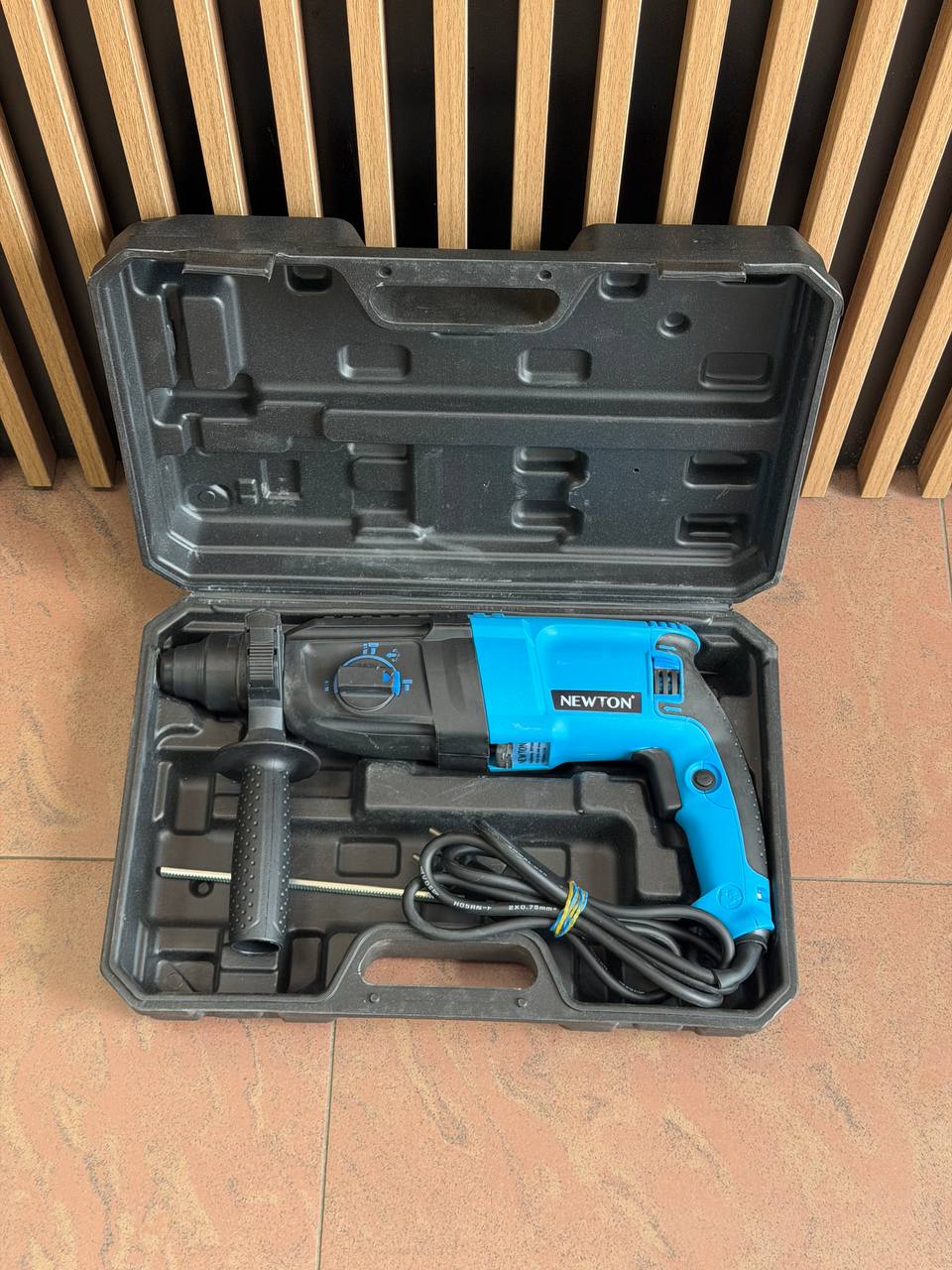 Перфоратор NEWTON NTP1050B 1050 Вт От сети 220В(Б\У)