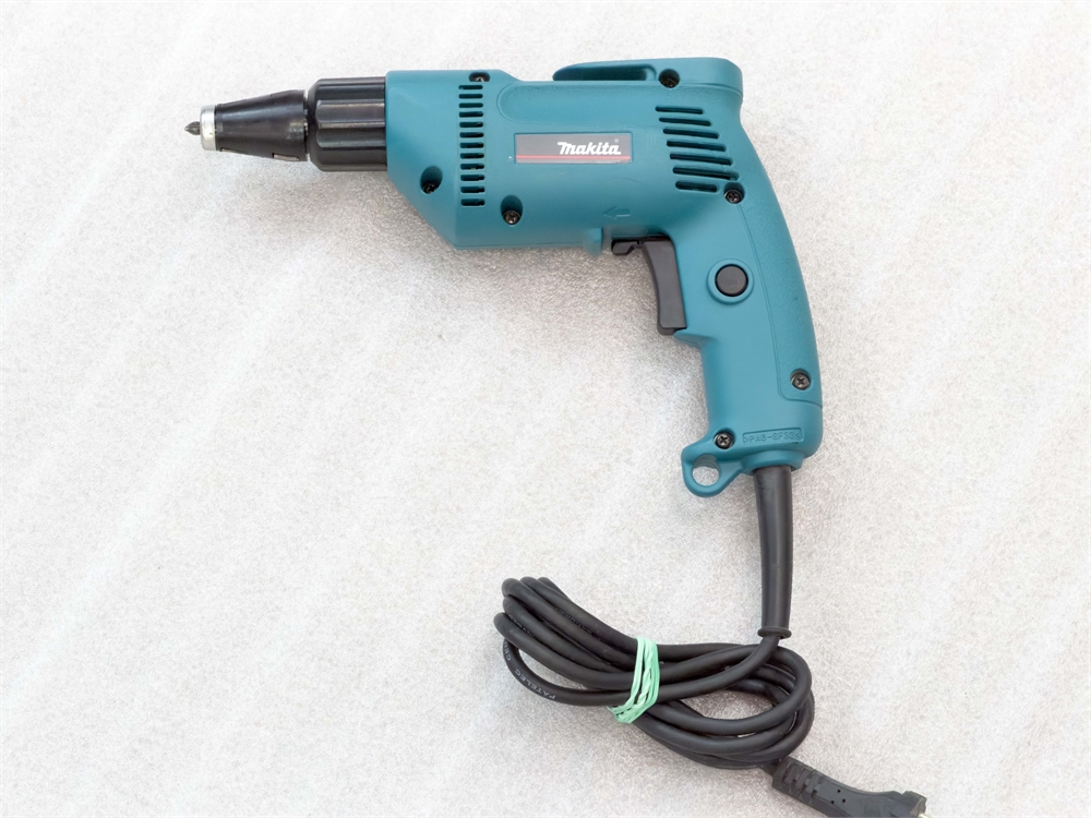 Шуруповерт Makita 6821 (Б/У)