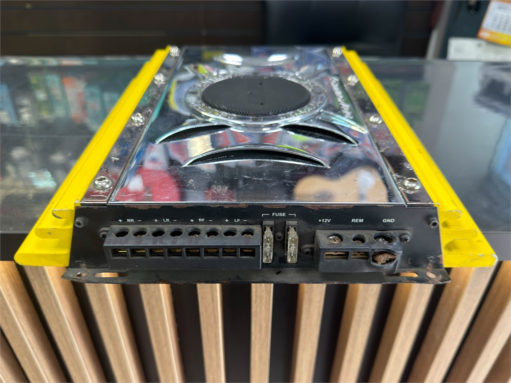 Усилитель в авто Lightning Audio B2.300.4 (Б/У)