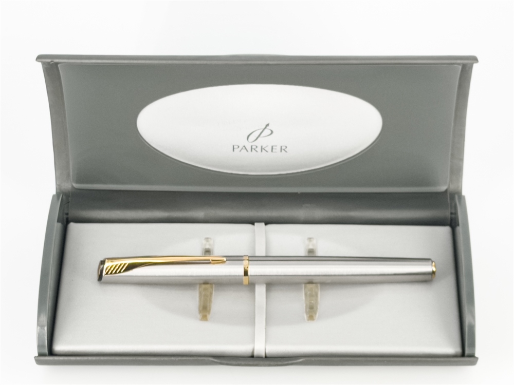 Перьевая ручка Parker Latitude Stainless Steel GT с чехлом (Б/У)